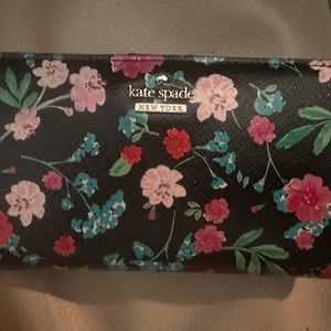 Kate spade floral wallet GORGEOUS!!
